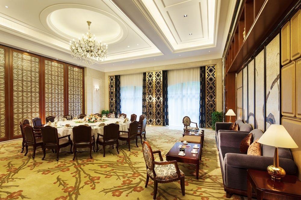 Royal Oriental Garden Hotel Nanchong Buitenkant foto